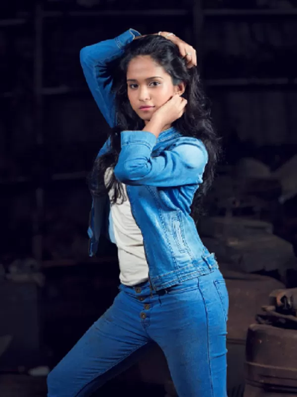 Hi guys! I am Yogita Meena,  a 21-year-old sensual Jodhpur call girl. 2