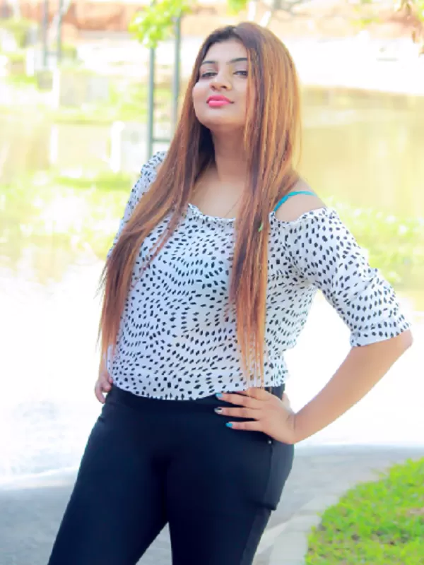 I am hot sexy call girl in Indore. Spend a night with me. 1
