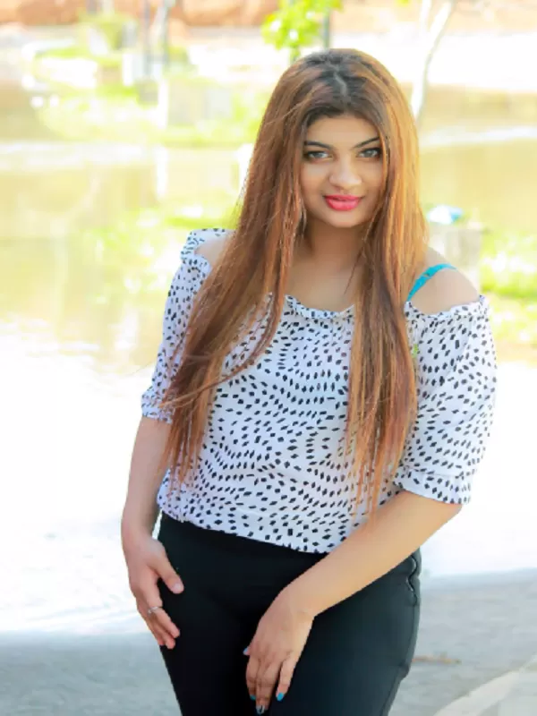 I am hot sexy call girl in Indore. Spend a night with me. 2