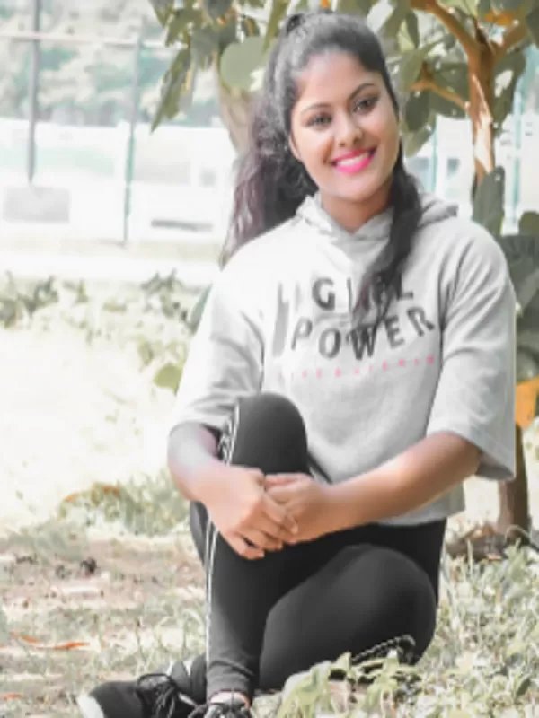 I am attractive and tempting call girl in Hyderabad. full night enjoy. 1