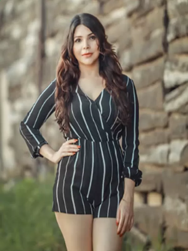 Hello there! My name is Siya Verma a seductive Dehradun call girl. 1
