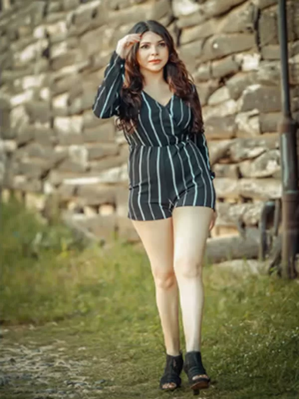 Hello there! My name is Siya Verma a seductive Dehradun call girl. 2