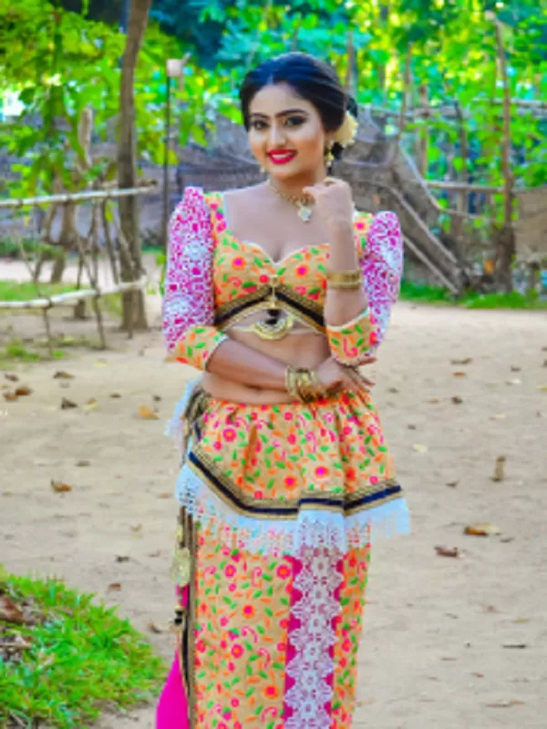 I am a hot call girl from Bolpur. With bright blue eyes and a petite. 1
