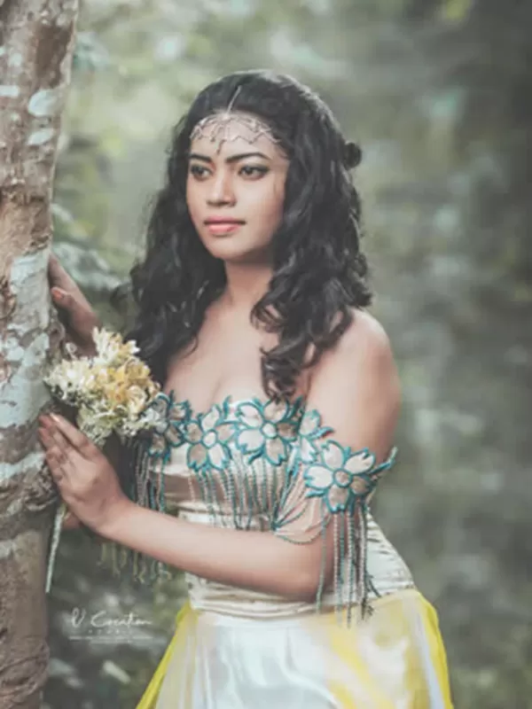 Hello there! My name is Natasha Gill a seductive Manali call girl. 1