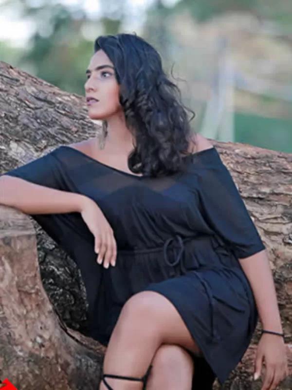 Hello there! My name is Meena Sharma a seductive Delhi call girl. 2