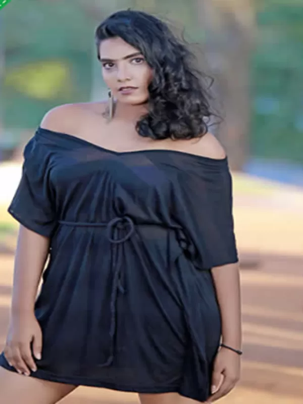 Hello there! My name is Meena Sharma a seductive Delhi call girl. 3