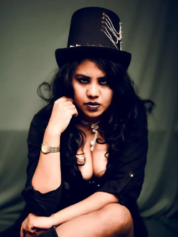 I am attractive and tempting call girl in Raipur. full night services 1