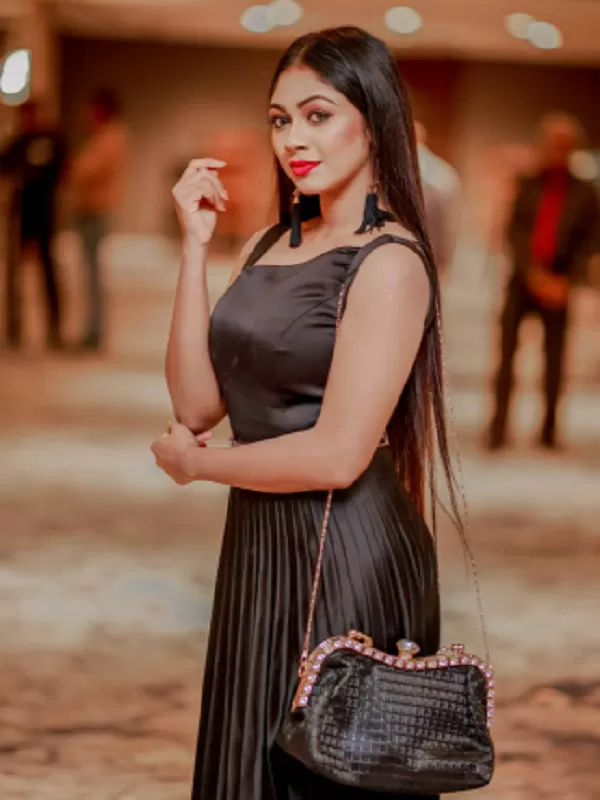 I am loving and caring gorgeous call girl with the cheapest service. 3