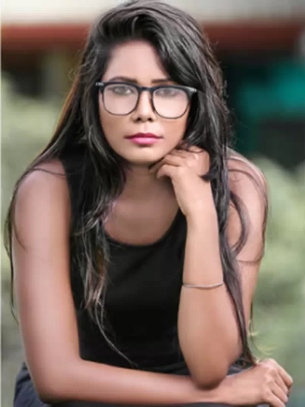Hello there! My name is Rinki Singh a seductive Gurgaon call girl. 2