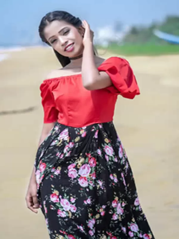 Hello there! My name is Saloni Kumariu a seductive Gurgaon call girl. 1