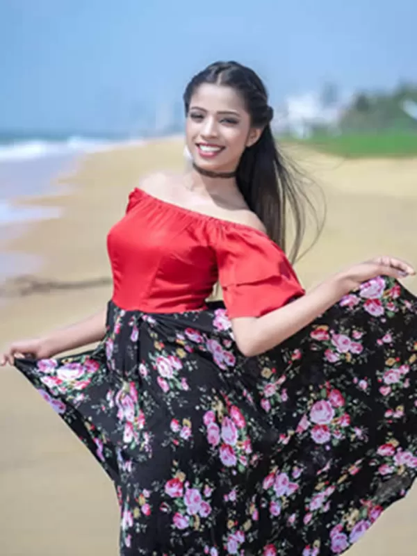 Hello there! My name is Saloni Kumariu a seductive Gurgaon call girl. 3
