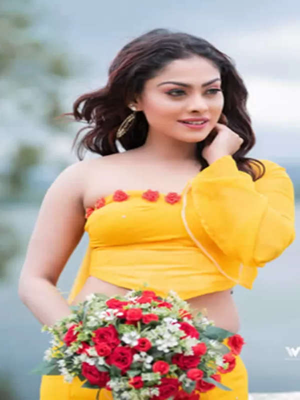 Hello there! My name is Shreya Negi a seductive Delhi call girl. 1