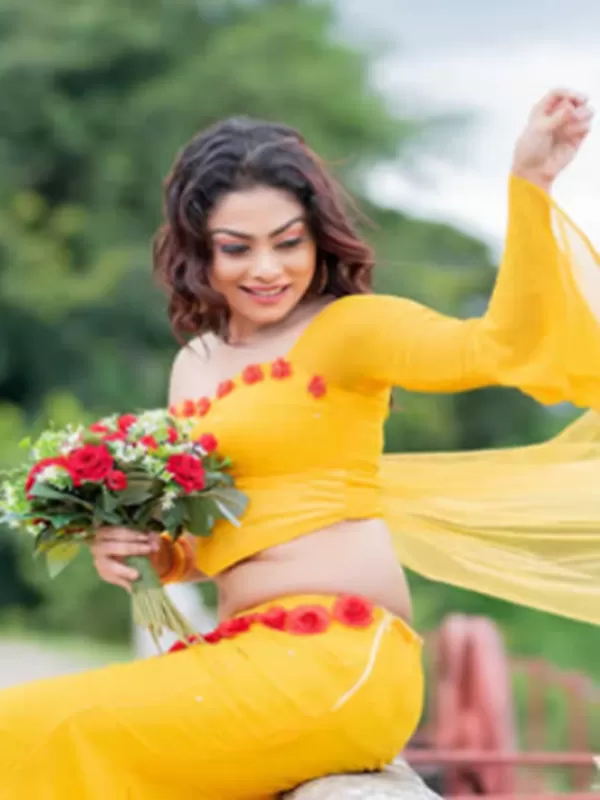 Hello there! My name is Shreya Negi a seductive Delhi call girl. 3