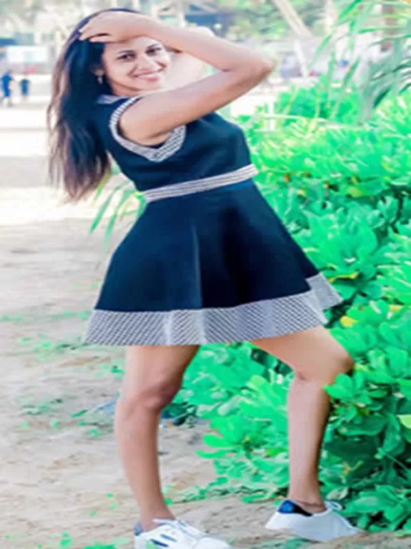 Hello there! My name is Jyoti Sharma a seductive Delhi call girl. 1