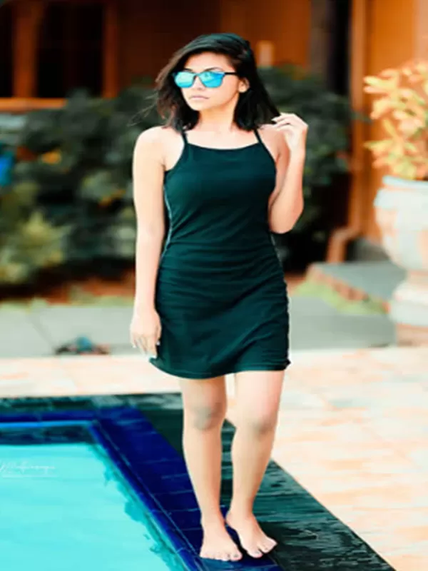 Hello there! My name is Roshni Kumari a seductive Delhi call girl. 2