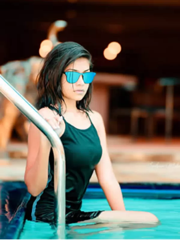 Hello there! My name is Roshni Kumari a seductive Delhi call girl. 3