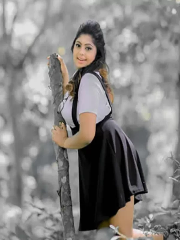 Hello there! My name is Pooja Chaudhry a seductive Patna call girl. 1