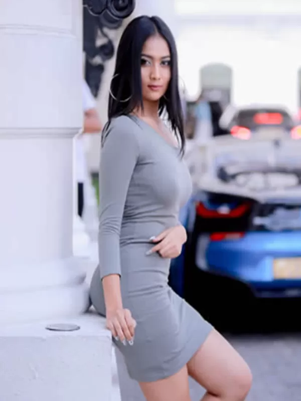 Hello there! My name is Shivani Nadoria a seductive Patna call girl. 3