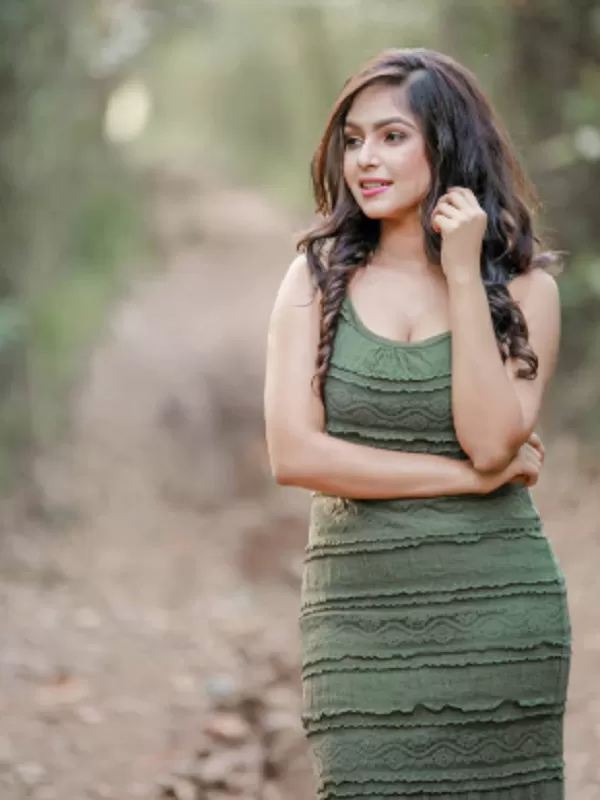 I am horny and sexy call girl in Nagpur. full night call girl service. 3
