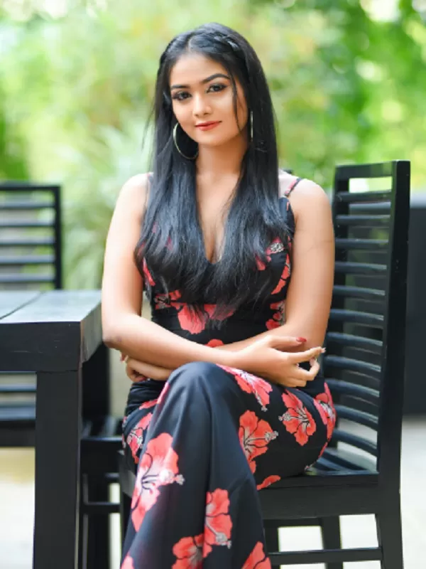 I am loving and hot gorgeous call girl with the best sexy figure. 3
