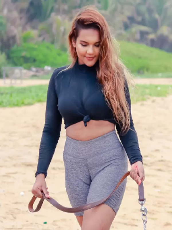 I am hot sexy call girl in Noida. full night sex services. 3