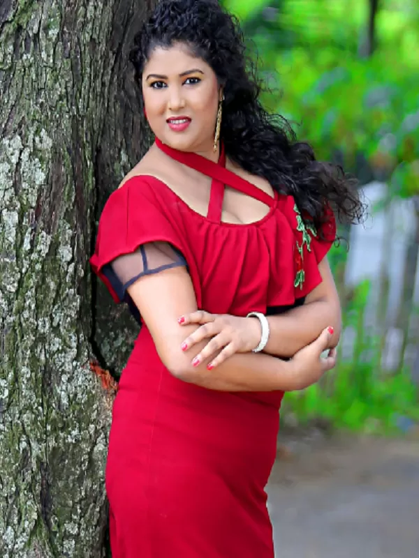 I am a call girl from Thane. full satisfy for all sex positions 3