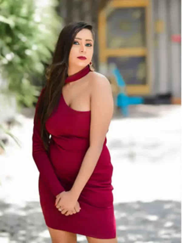 Hello there! My name is Shivani Singh a sexy Hyderabad call girl. 3