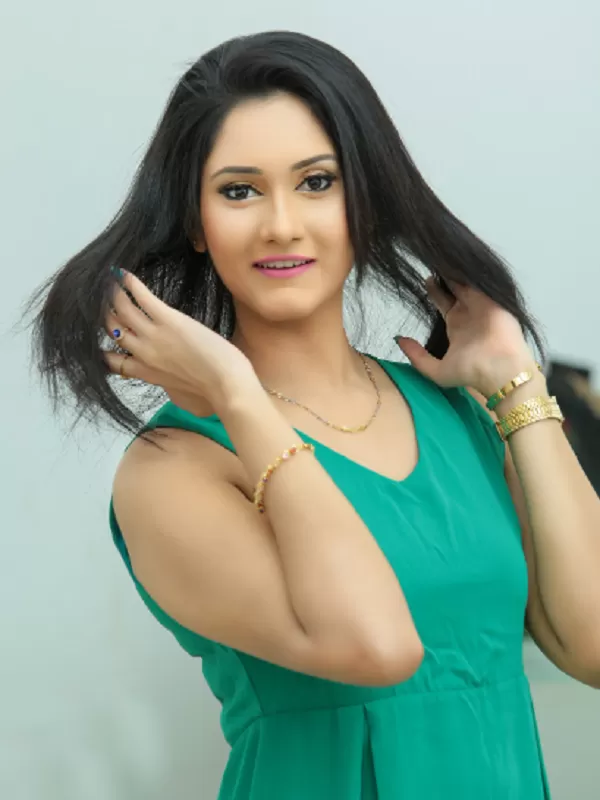 I am attractive and blowjob call girl in Delhi. full Satisafaction 2