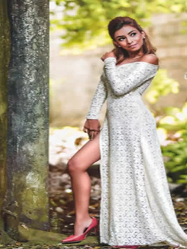 Hello ! I am Ananya Pandey a sexy Bangalore call girl. 1