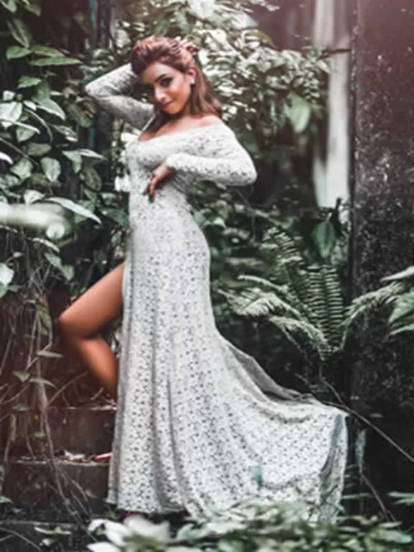 Hello ! I am Ananya Pandey a sexy Bangalore call girl. 2