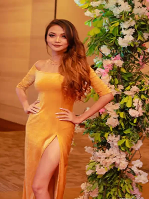 Hello ! I am Geeta Singh a sexy Jabalpur call girl 1