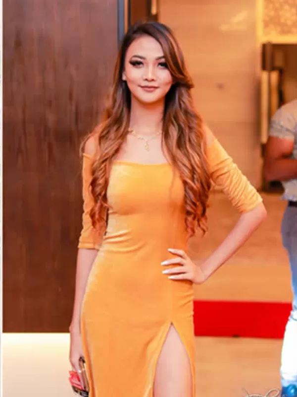 Hello ! I am Geeta Singh a sexy Jabalpur call girl 2