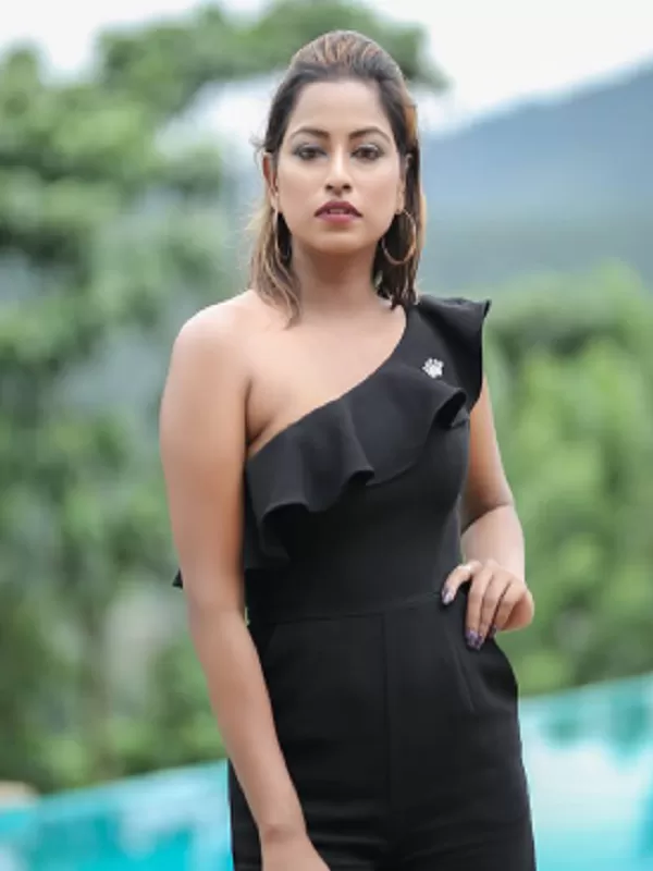 I am loving and softly gorgeous call girl with the best sexy figure. 1