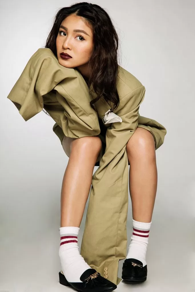 I am a high-class call girl, and I am known for my foxy wild looks 3