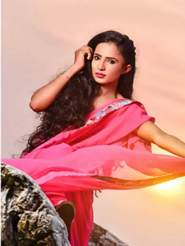 Hello there! My name is Kavya Chauhan a seductive Thane call girl. 2