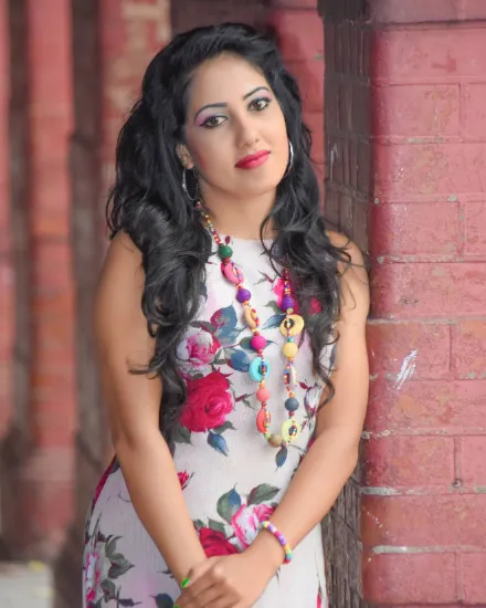 new wild and beautiful escort girl in Delhi 3