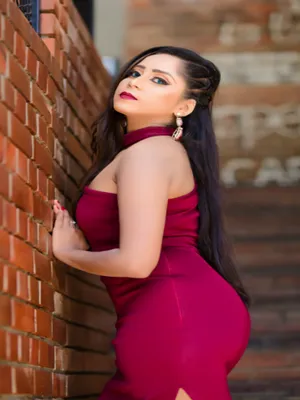 Hot and Sexy Escort Service Available in Pune 1