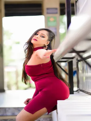 Hot and Sexy Escort Service Available in Pune 3