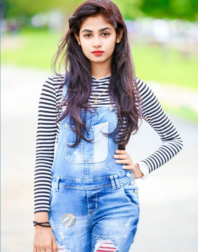 I am Ananya, and I am  Hot and Sexy young girl, Want my real photos 1