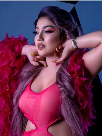 I love french kiss. You can get lip locked with me as long as you can