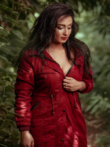 Hello, sweethearts! I greet you and extend a warm welcome to the city