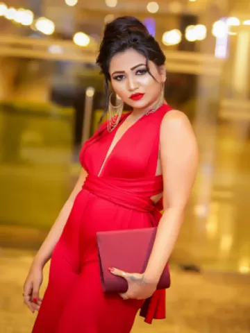 I love to spread my legs. Come and enjoy my sizzling hot juicy pussy