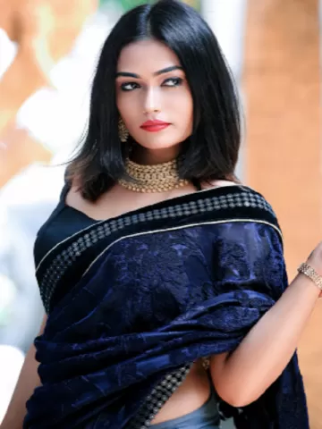 I am a slutty hungry housewife. I want more. Fuck me hard guys