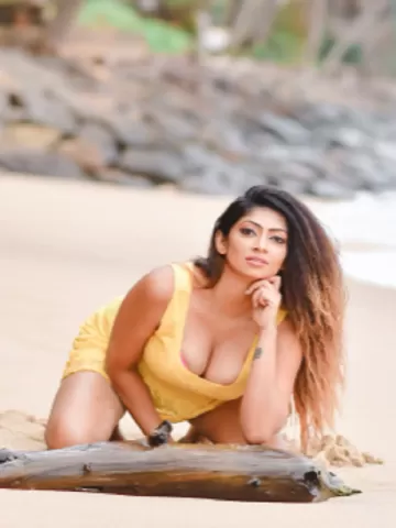 I will captivate you with my alluring appeal. I am a majestic lady