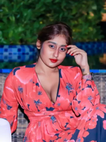 I am a horny model girl full of lust and slut. Meet me today