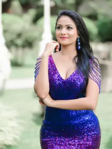 I'm a horny model girl brimming with lust and slut. Come, see me today