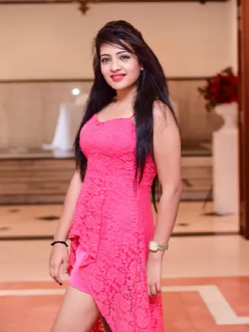 Meet a ravishing and charming call girl from Siliguri