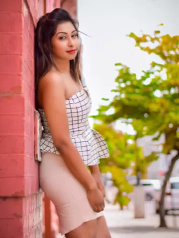 I am a cute and charming Samta Nagar call girl offering out-call in hotels