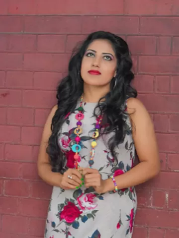 I am a Mandarmani call girl who provides first-rate sexual service