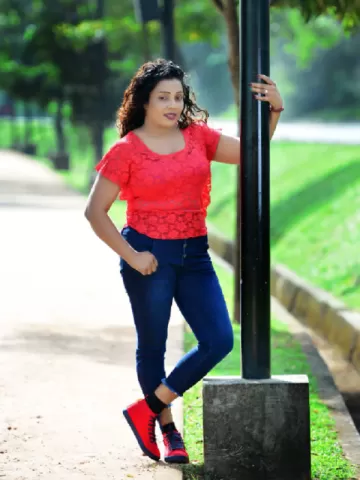 I am a very horny and lusty call girl in Kirti Nagar.